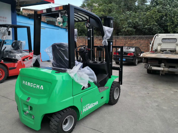 【干貨】電動(dòng)堆高車、電動(dòng)搬運(yùn)車的電機(jī)和繼電器應(yīng)該怎么保養(yǎng)？